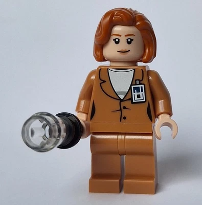LEGO xfiles Dana Scully minifigure from set 21369 - Image 1 of 3