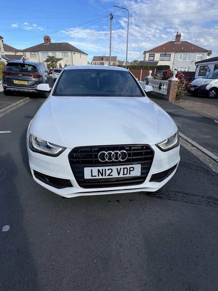 Audi A4 B8.5 S Line Black Edition 2.0Tdi Auto - Image 3 of 4