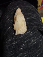 chipped stone artifact, specifically a projec...