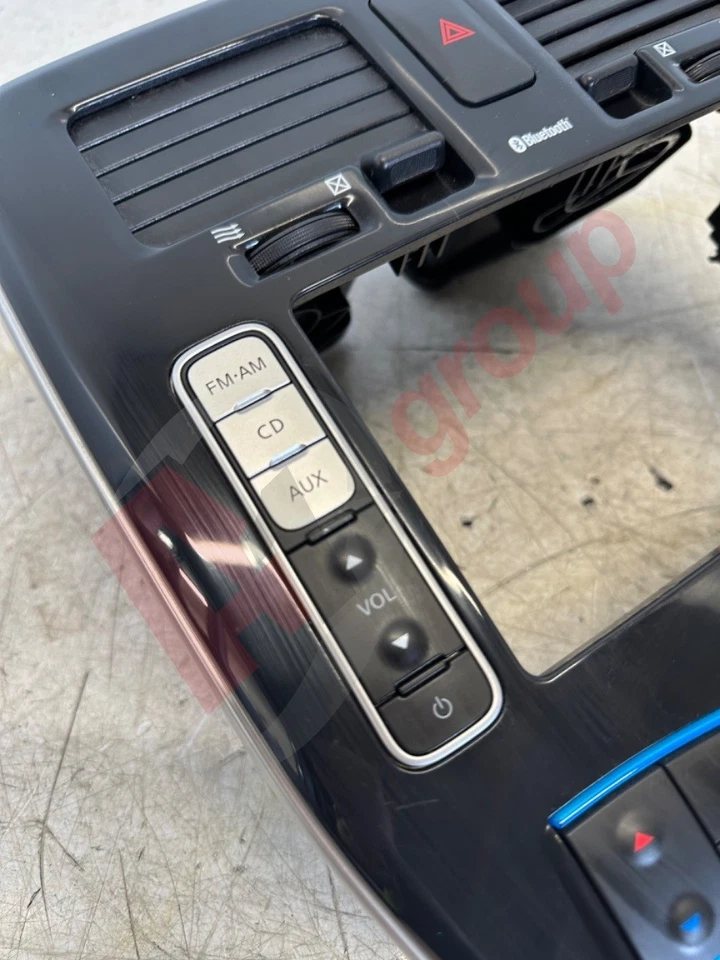 NISSAN LEAF TEKNA EV ZE0 12-17 CENTRE CONSOLE HEAD UNIT TRIM HEATER CONTROLS - Image 2 of 4