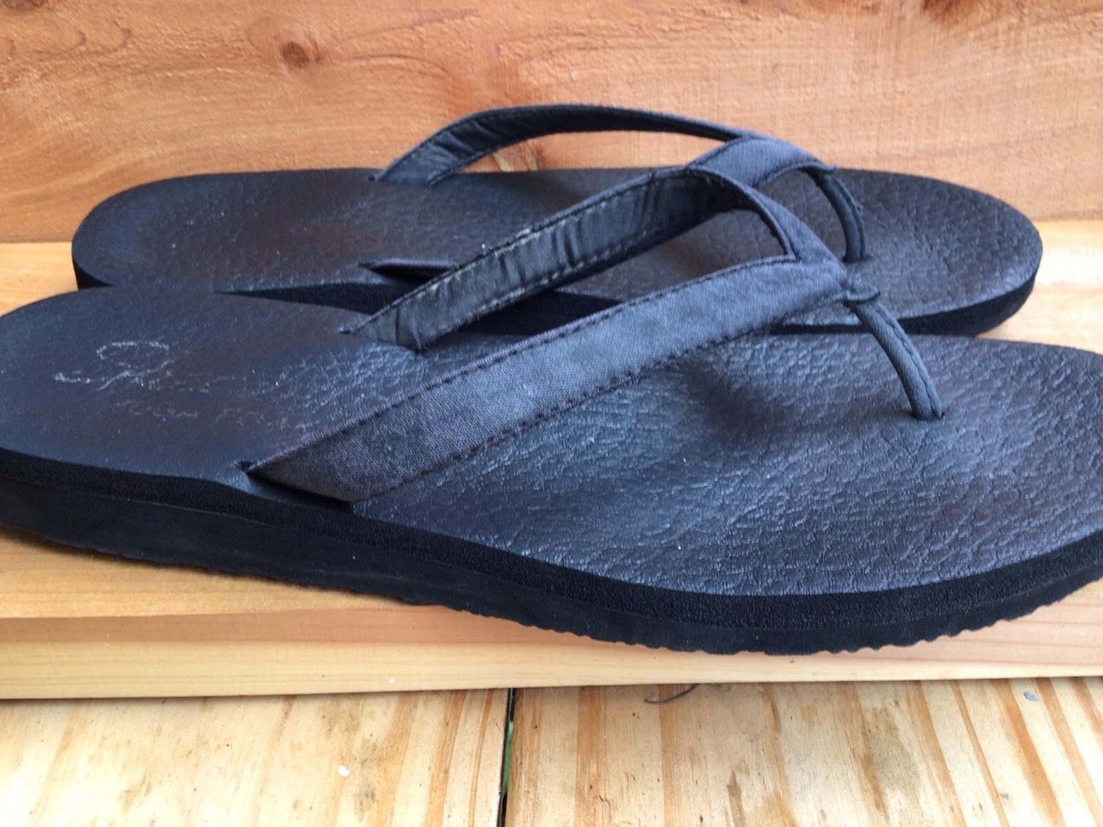 Skechers Yoga Foam Flip-Flops for Women Size 11-12 Comfort Sandals-image