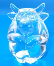 Stueben Glass BULL Signed Crystal HAND COOLER, Paperweight, Figurine, 2 5/8"