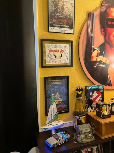 Cobra Kai Staffel 1 Titelkarte gegossen signiert - 8,5x11 - Autogrammnachdrucke - Bild 7 von 8