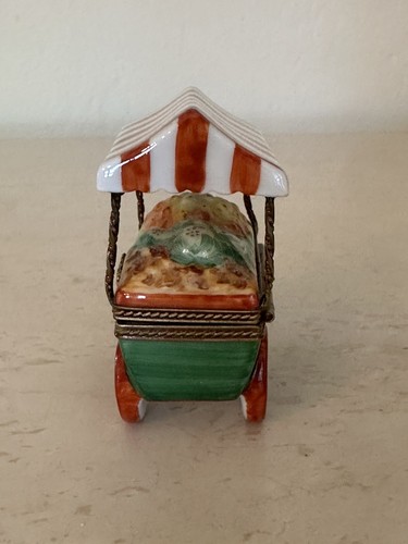 LIMOGES FRANCE BOX ~ MARQUE DEPOSEE ~ FLOWER CART & STRIPED AWNING ~ PEINT MAIN - Picture 5 of 10