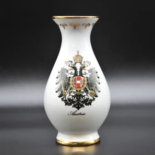 VTG Hassenpflug Coat Of Arms Vase 6.25” Porcelain Vienna Austria W/Gold Accents