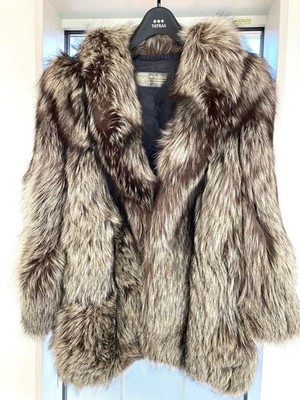 Chanel Saga Fox Royal Silberfuchs Pelzmantel Gold Label von JP XL ca US L