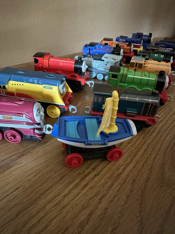 Lot Of 16 Thomas And Friends Take And Play Trains - Image 3 of 4