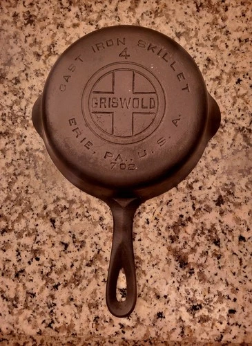 Griswold LBL No.4 Cast Iron Skillet
