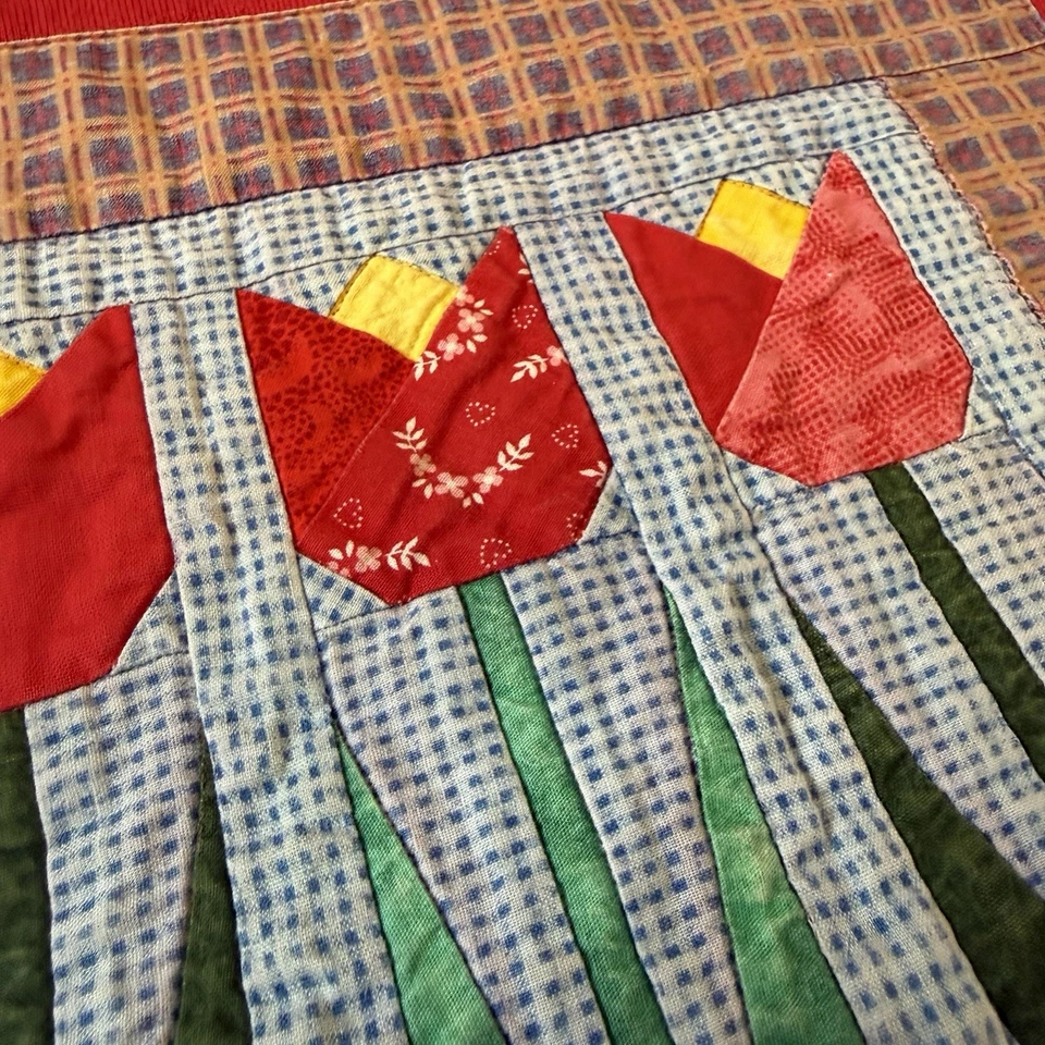 Vintage 90s Quilted Tulip Crewneck Sweatshirt 2XL Red Floral Cute Retro Boho - Image 4 of 4