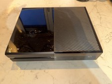 Xbox One Konsole – ohne Controller – inkl. Strom- & HDMI-Kabel