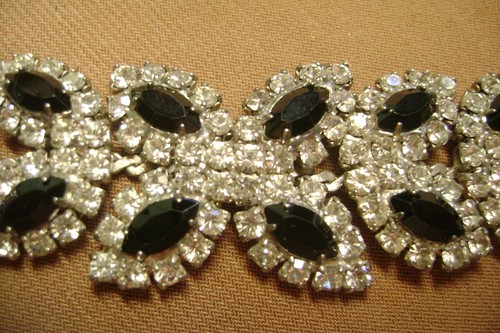 RETRO BLACK & CLEAR PRONGED RHINESTONE BRACELET AND CLIP ON EARRING SET - Picture 3 of 11