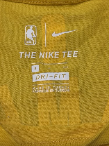 Lakers Lebron James Nike Dri Fit NBA Shirt Size Small Yellow / Tiny Hole on neck - Picture 3 of 4