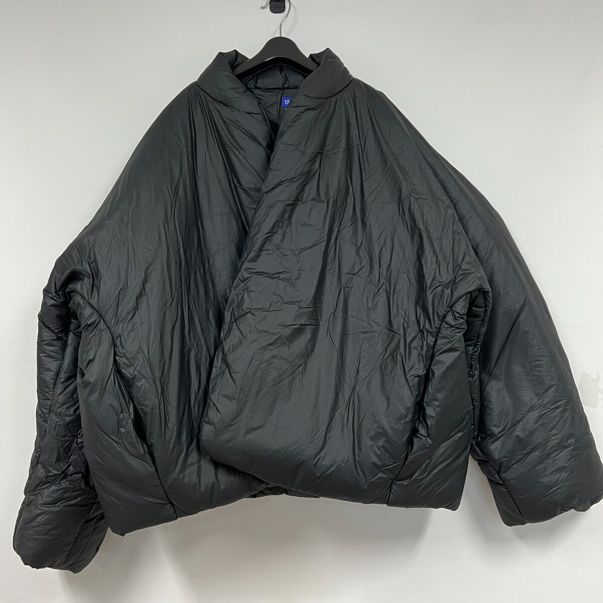 Yeezy Gap Engineered By Balenciaga Round Jacket 2 Black Yeezy Gap Engineered By Balenciaga Round Jacket 2 Black