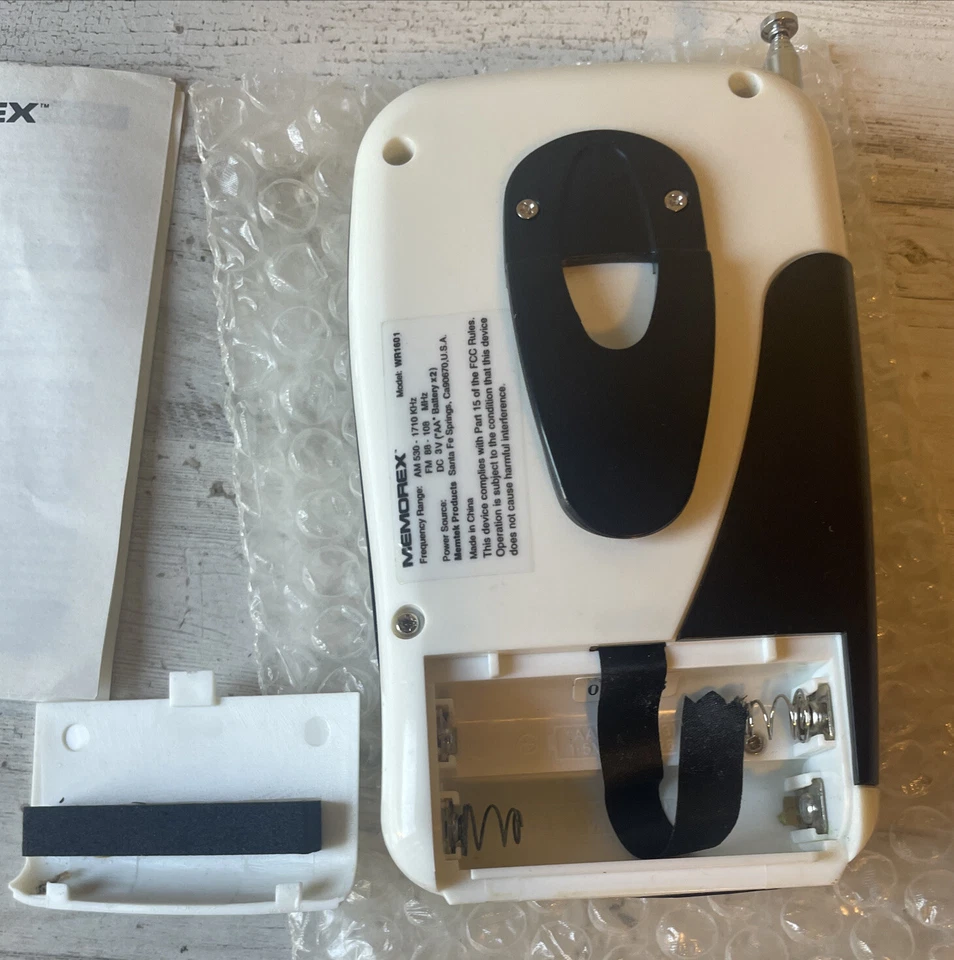 Radio de bolsillo portátil Memorex AM/FM blanca vintage WR1601 - USADA EN EXCELENTE ESTADO Foto 4 de 4