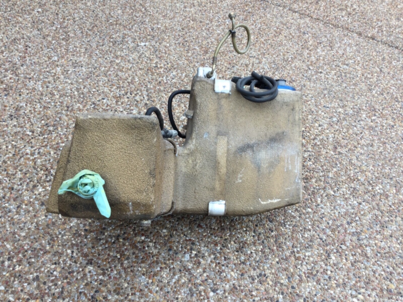 LAMBORGHINI GALLARDO COUPE OEM GENUINE RIGHT SIDE GAS TANK WITH FUEL PUMP & CA