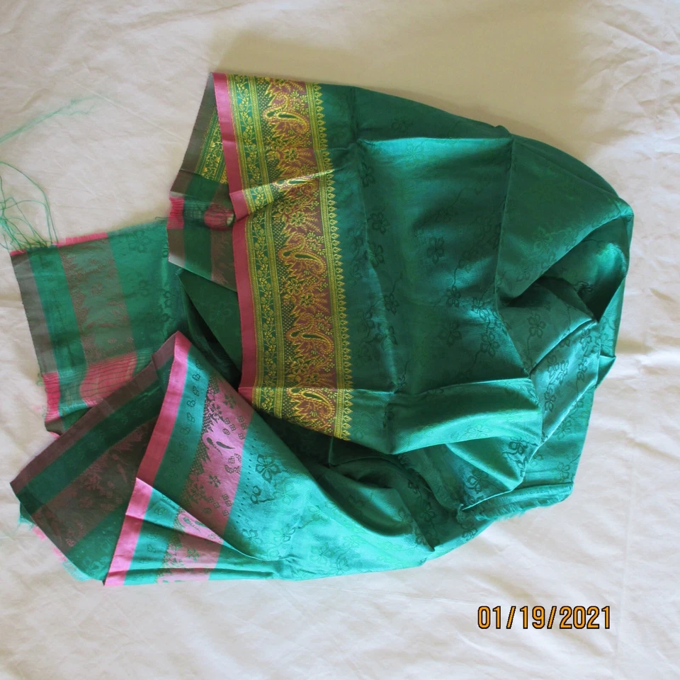 Gorgeous GREEN Gold WOVEN Metal Thread SILK BLEND Fabric MATERIAL Sewing CRAFT - Image 4 of 4