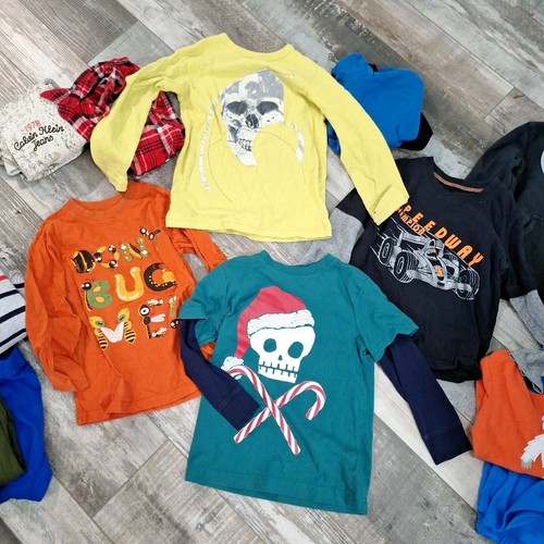 Lot of 31 pieces Boys 4t Mixed Clothes Pants Sweatshirt Tshirt Sweatpants Winter - Picture 7 of 10