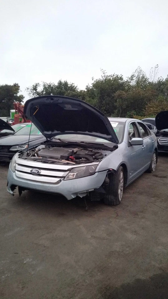 Conjunto de puerta trasera izquierda usado lado trasero se adapta a: Ford Fusion L 2010. sin moldes laterales Foto 2 de 4