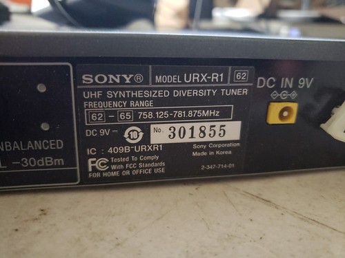 Sony UHF Synthesized Diversity Tuner URX-R1 Transmitter W/P FREE SHIPPING USED - Picture 2 of 3