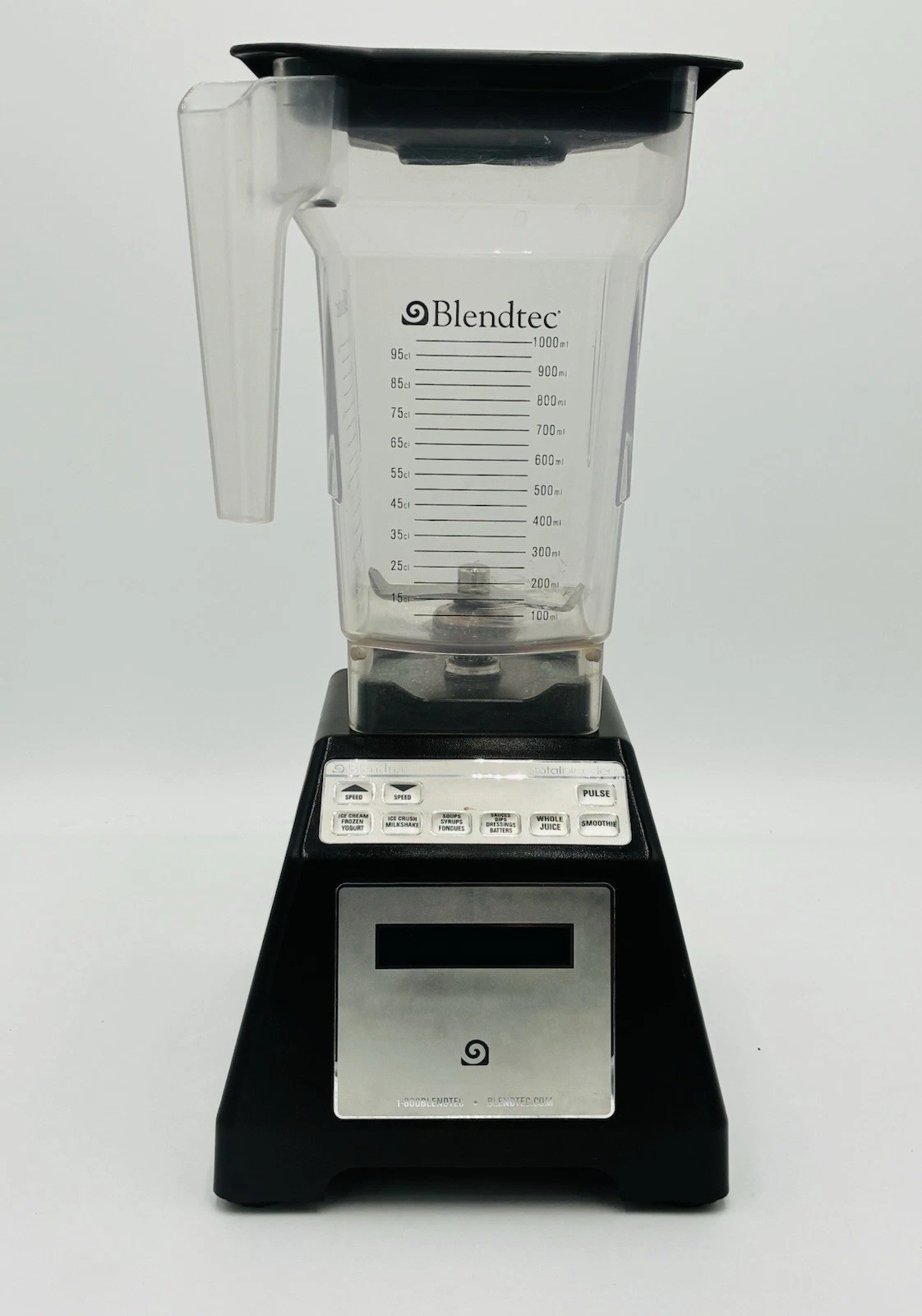 Blendtec ES3 Total Blender Professional Black 1560 Watts 32 oz 341 Cycles READ✅
Opens in a new windo