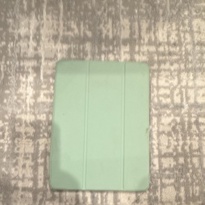 Apple iPad Air 3rd Gen bundle  with Apple Pencil, Green case