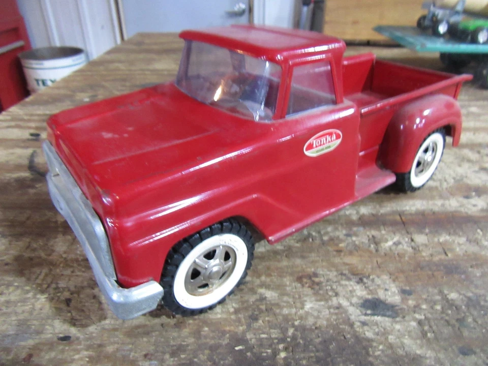 Vintage 1950s 1960s Tonka Stepside Pickup Truck Red Pressed Steel - Image 3 of 4