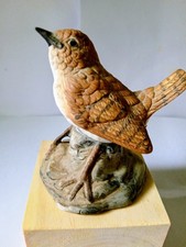 Pretty Vintage Pottery Wren Figurine Ornament 3.5" Tall