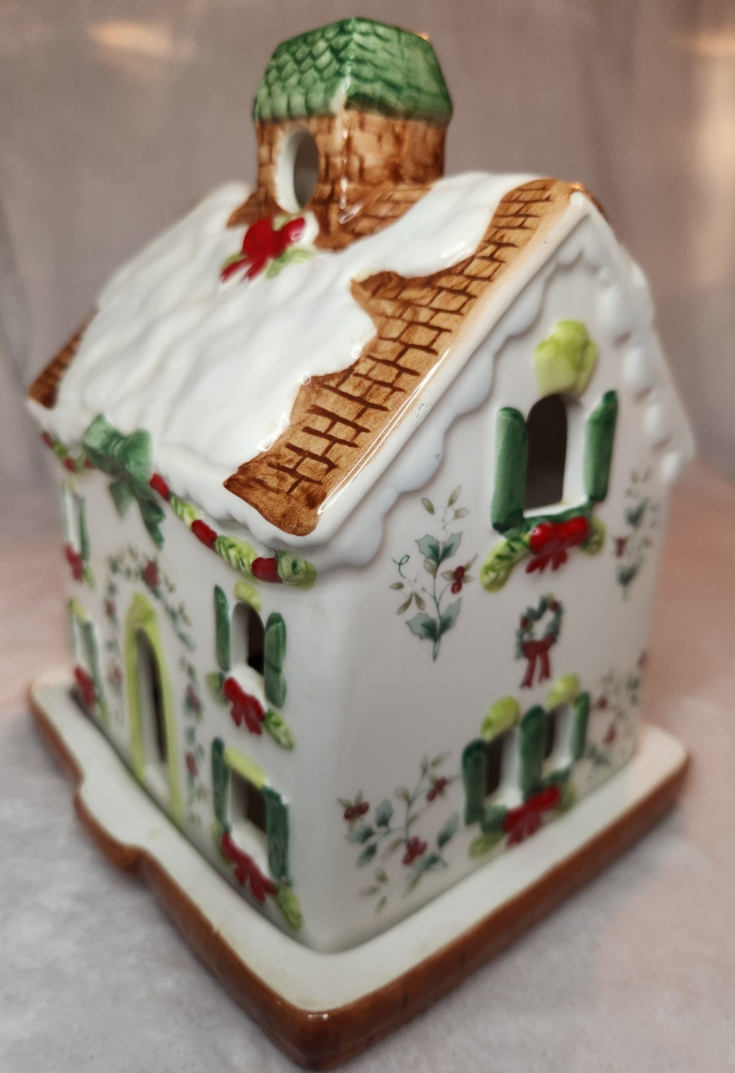 Pfaltzgraff "Winterberry Christmas House" tea light candle holder 