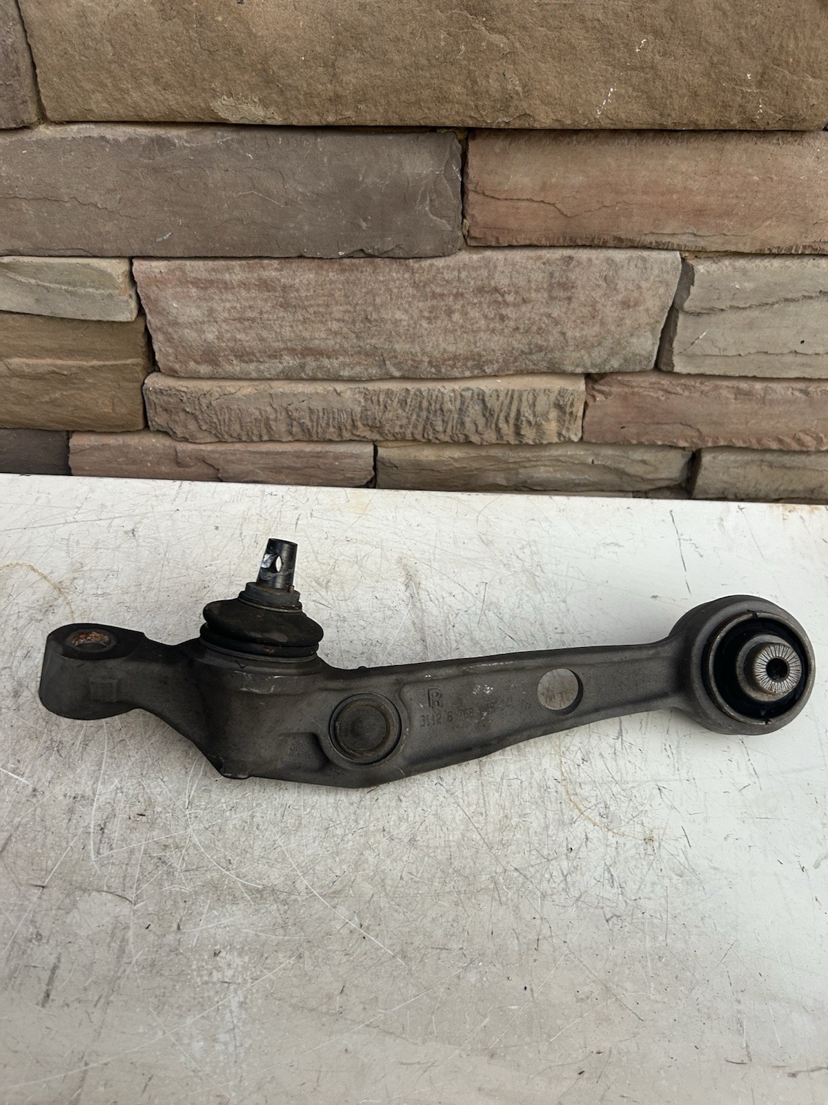 Rolls Royce Phantom Drophead Coupe left lower control arm wishbone