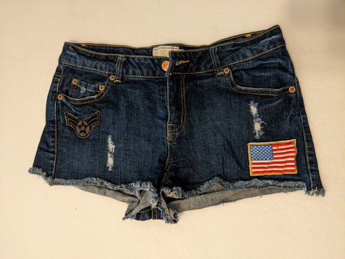 Ci Sono Junior’s Denim Patriotic Jean Distressed Cuffed Shorts Size M - Picture 1 of 8