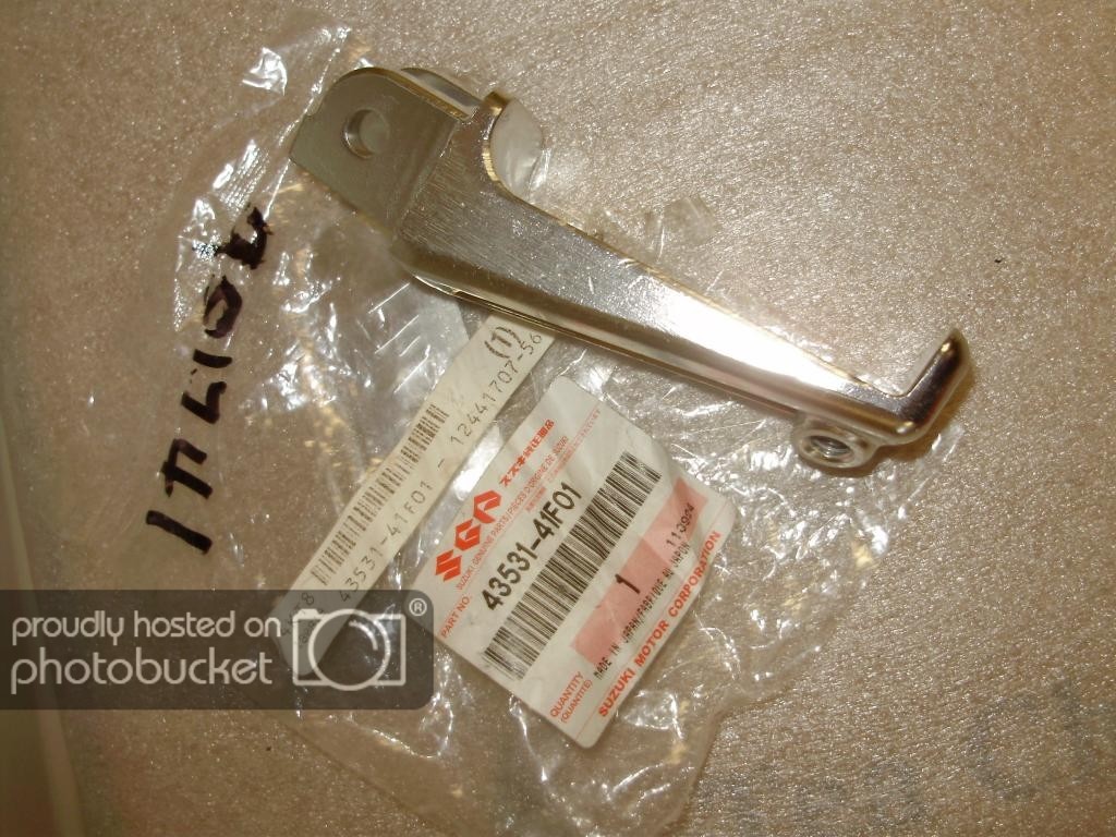 SUZUKI C50 BOULEVARD 01 04 RH FRONT PEG GENUINE NEW OLD STOCK S1741