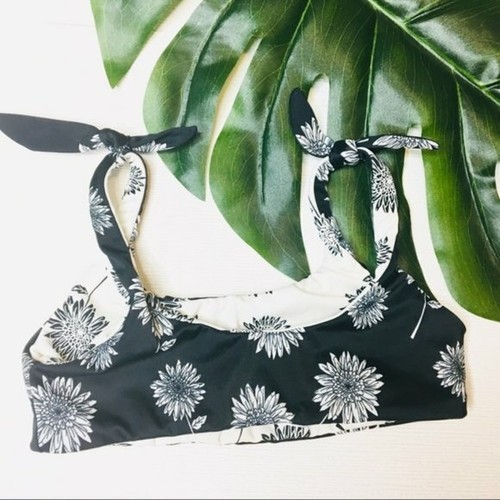 Billabong Daisy Day Reversible Swim Top KIDS Navy Blue & White Floral w/ Ties - Picture 2 of 4