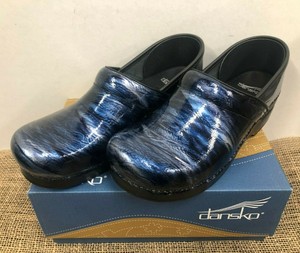 dansko beet clogs