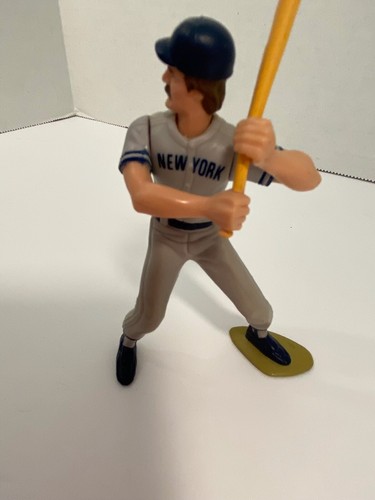MLB-Don Mattingly 4" Tall New York Yankees-Starting Lineup 1988 Self Standing - Picture 2 of 7