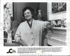 1992 Press Photo Mary Gilliatt hosts "Decorating With Mary Gilliatt" - mjb34061