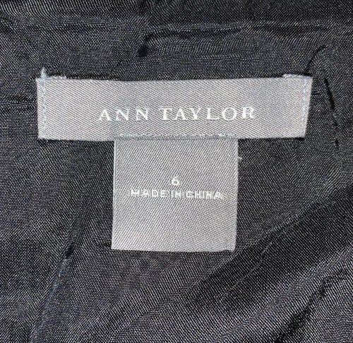 Preowned- Ann Taylor Pleated Pencil Stretch Skirt Womens (Size 6) - Picture 3 of 7