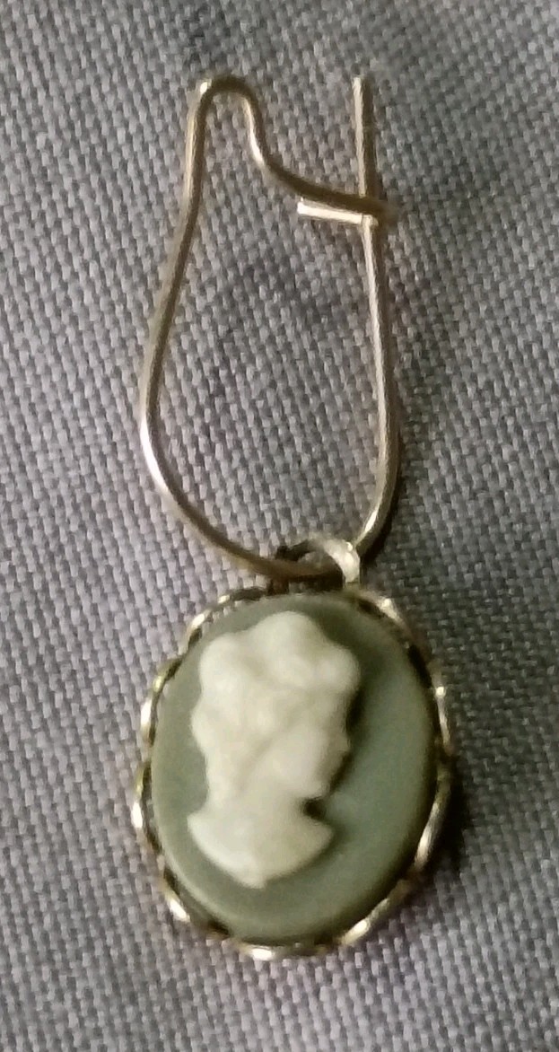 Picture 1 of 2