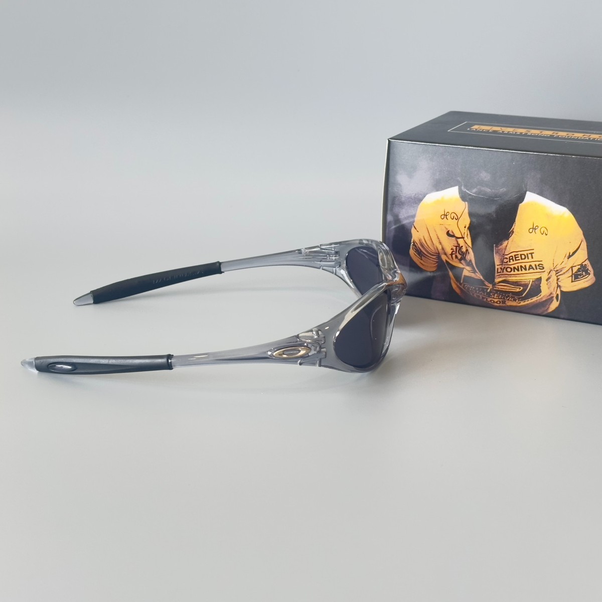 Oakley Minute Gen1 Minute 1.0 Sunglasses Transparent Gray Frame