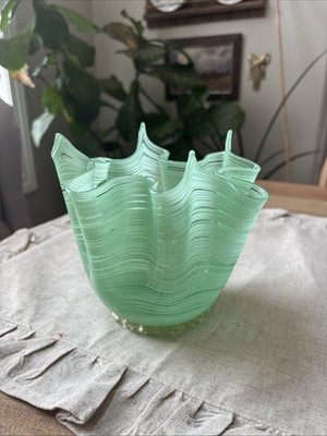 Italian Murano Venetian Glass Mezza Filigrana Handkerchief Vase Green White