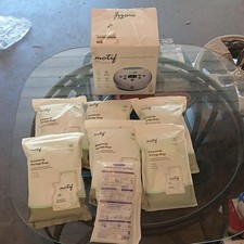 Motif Luna Double Electric Breast Pump w/4-100CT, 90-CT and 40-CT Storage Bags