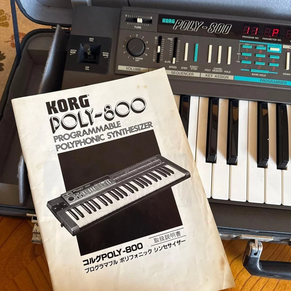 Korg POLY-800 Analog Polyphonic Synthesizer  [Excellent] - Image 2 of 4