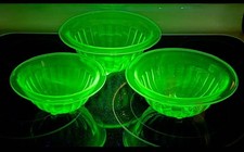 3-Hazel Atlas Uranium Nesting Bowls
