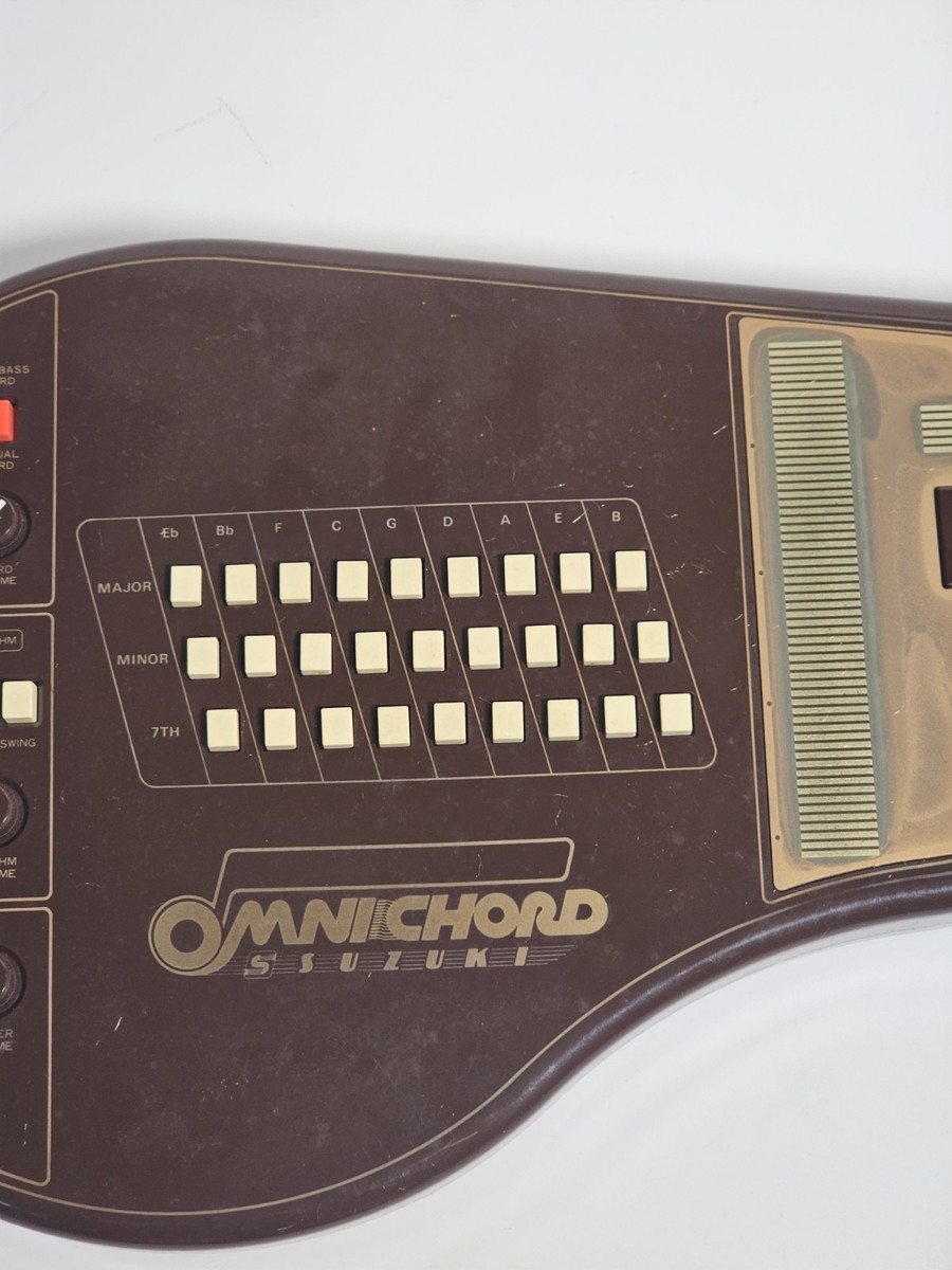 Suzuki Omnichord OM-27 Digital Synthesizer - Brown - Keyboard