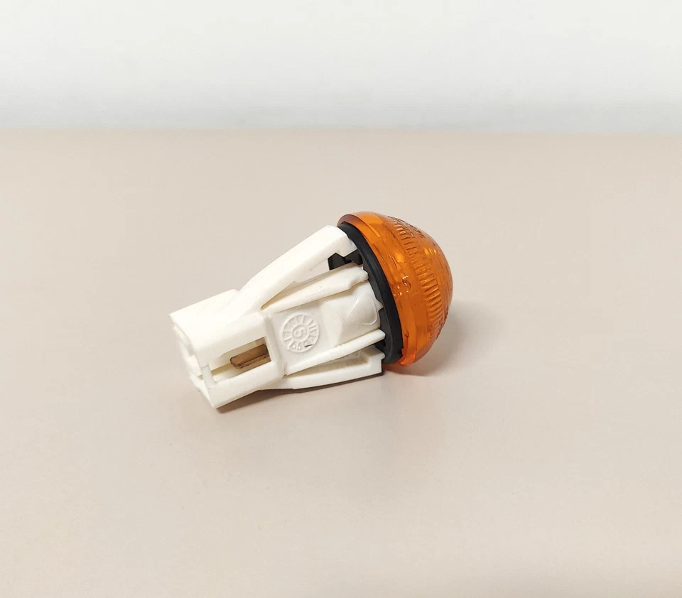 FANALINO FRECCIA LATERALE FIAT SEICENTO - FIAT 600 92 -MULTIPLA LUCCIOLA ARANCIO - Immagine 3 di 4