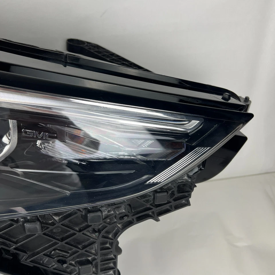 *DEFECTO DE SEÑAL* GM 2018 - 2021 GMC Terrain Right HID Xenon Faro 84664074 Foto 4 de 4
