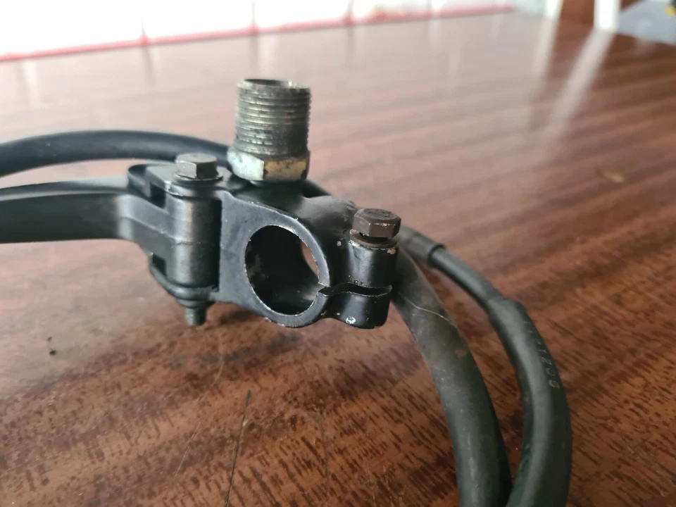 CABLE DE EMBRAGUE, PALANCA Y PERCHA KAWASAKI GPZ305 GPZ 305 FABRICANTE DE EQUIPOS ORIGINALES Foto 3 de 4