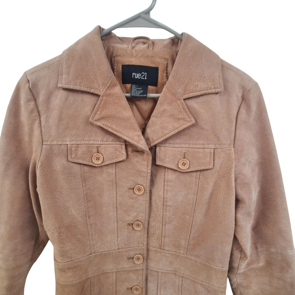 Chaqueta ajustada de gamuza con botones Rue 21 para mujer color tostado talla S Southwestern Boho Prep Foto 3 de 4