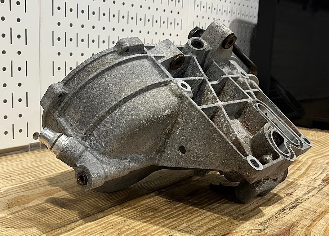 2003 - 2008 N73 ROLLS ROYCE PHANTOM ALTERNATOR HOUSING - 12317586777