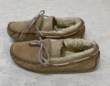 Ugg Women's Dakota Moccasins Indoor Outdoor Slippers Size 9 5131 Beige