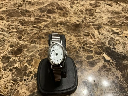 Vtg Timex Cavatina Women’s Watch Silver Tone Oval Dial [new Battery] T21902